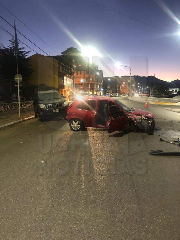 Alcohol y velocidad: Conductor impactó contra vehículo estacionado