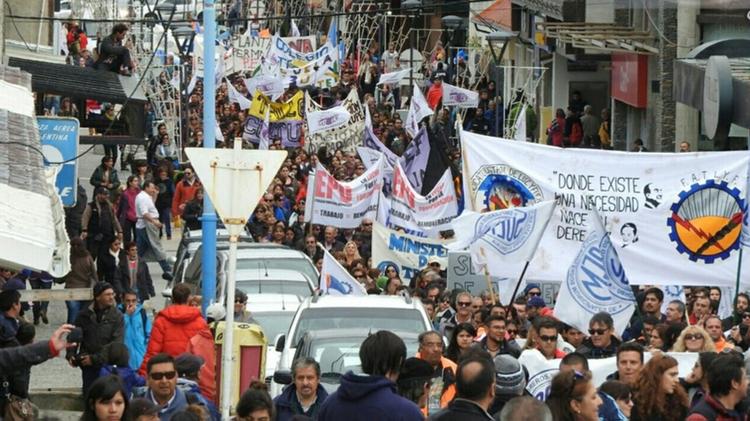 Gremios en alerta y movilización