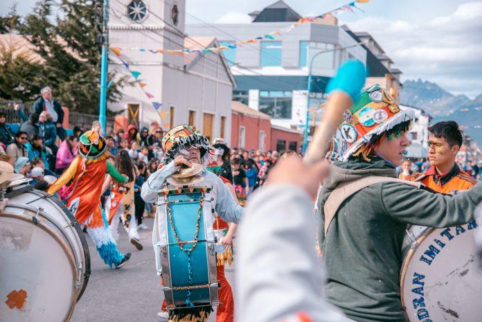 Presentación audiovisual y recorridos temáticos al aire libre para festejar los carnavales