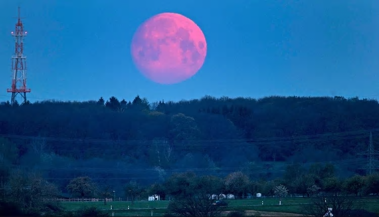 En abril se verá la superluna rosa