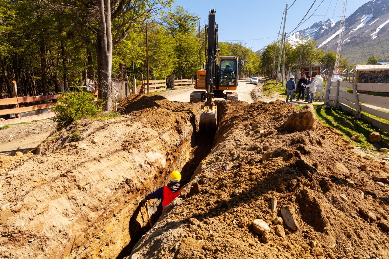 Se retomaron las obras de agua y cloacas en el Barrio Andorra