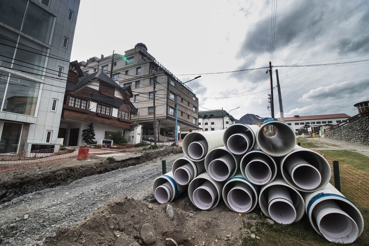 Avanza la obra de nueva infraestructura cloacal de Yaganes