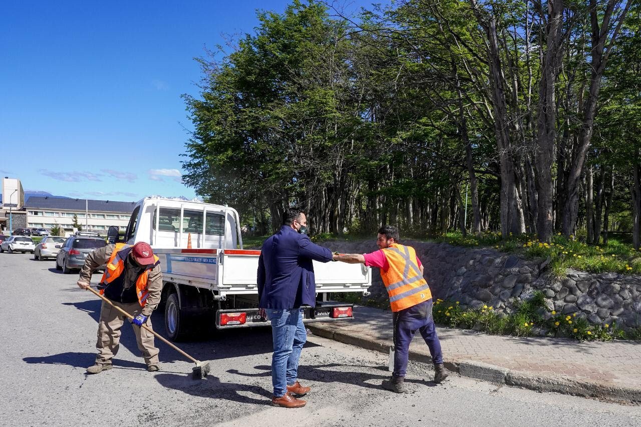 Un nuevo camión para el área de bacheo