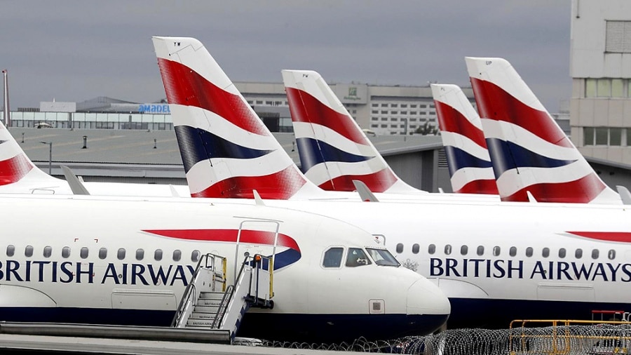 Llega a la Argentina el último vuelo autorizado desde el Reino Unido