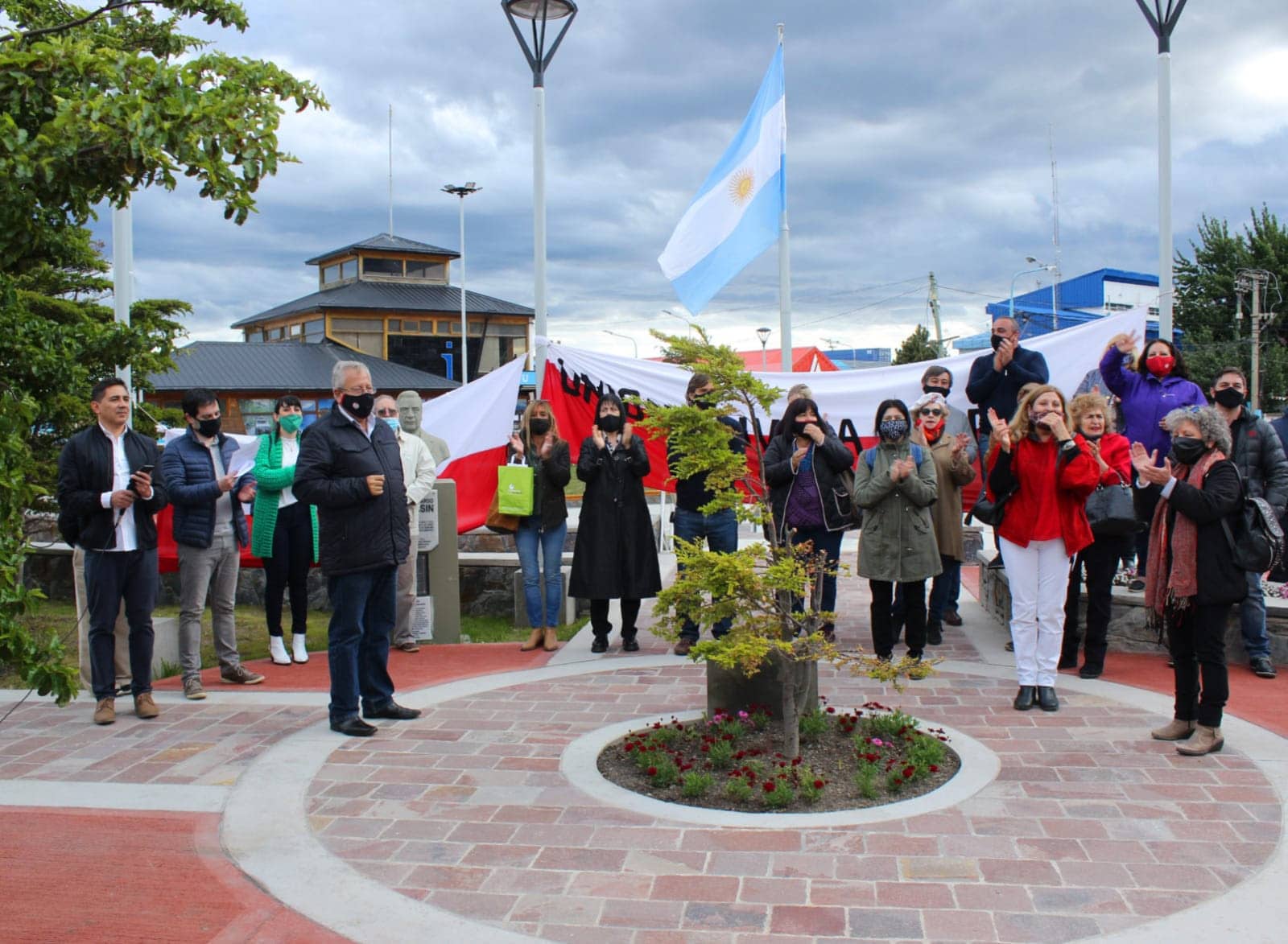 La Unión Cívica Radical de Tierra del Fuego celebró el 37° aniversario de la asunción de Alfonsín