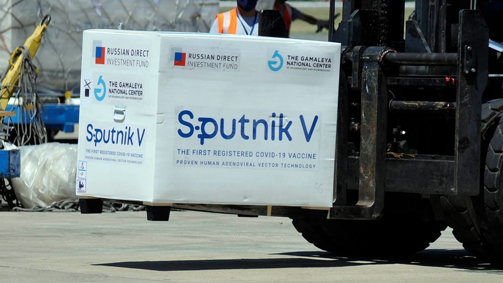 A las 21 horas saldría un vuelo a Rusia en busca de nuevas dosis Sputnik V
