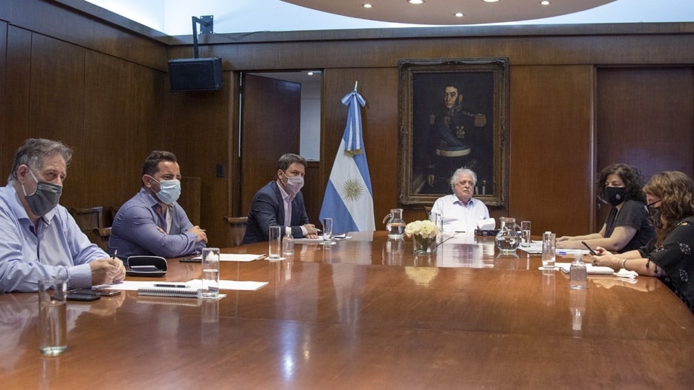 Ginés González: “La gente se tomó vacaciones, el virus no”