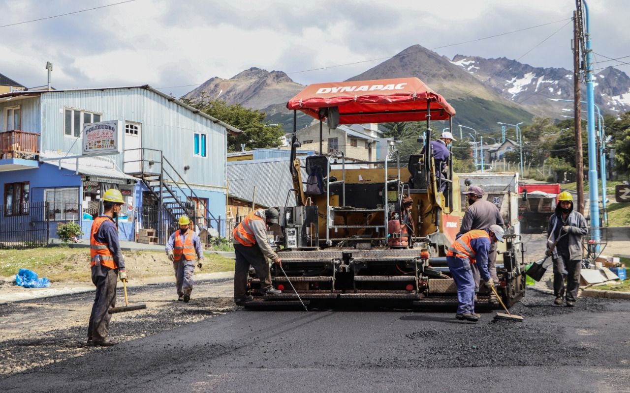 Continúan los trabajos sobre Pontón Río Negro