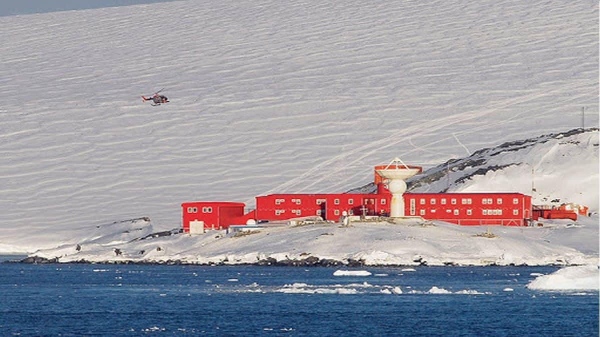 Bases, laboratorios y campamentos del Sector Antártico Argentino