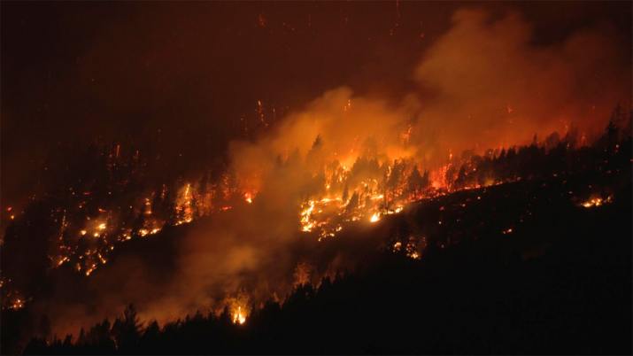 La principal hipótesis de cómo empezó la «tormenta de fuego» en la Patagonia