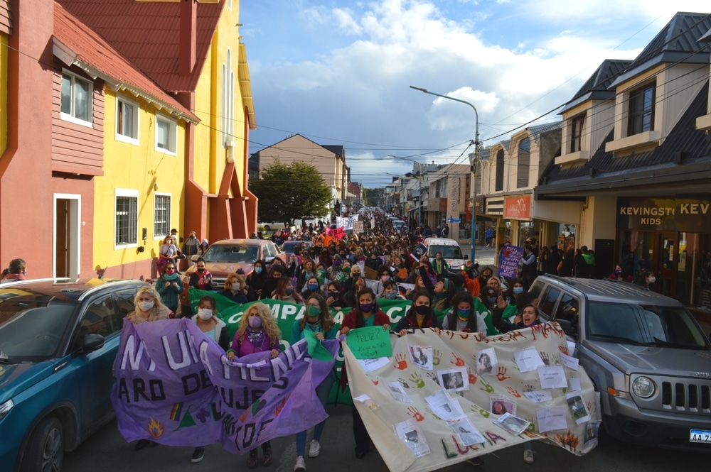 La Colectiva Feminista de Ushuaia marcha este 8M