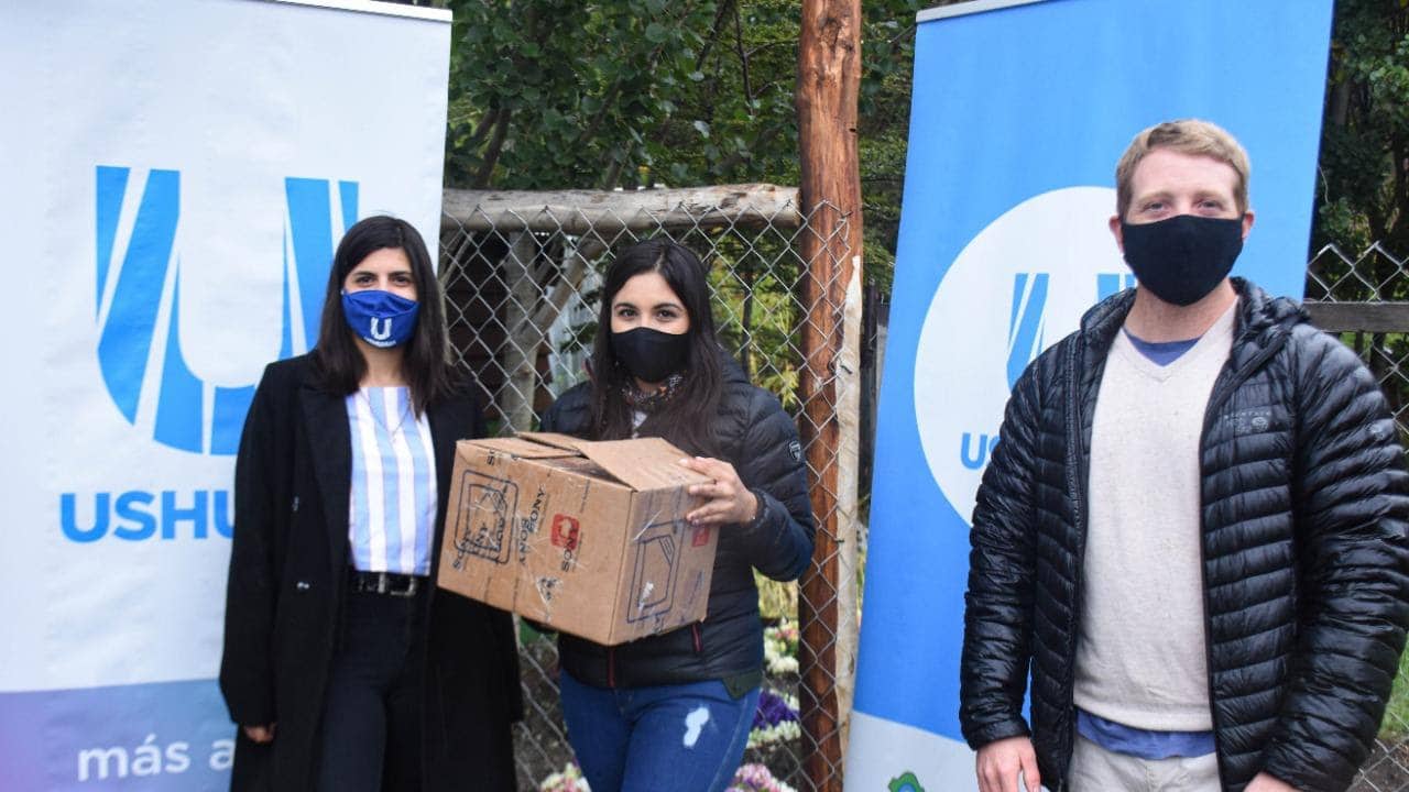 La Municipalidad entregó 300 pollitas a familias