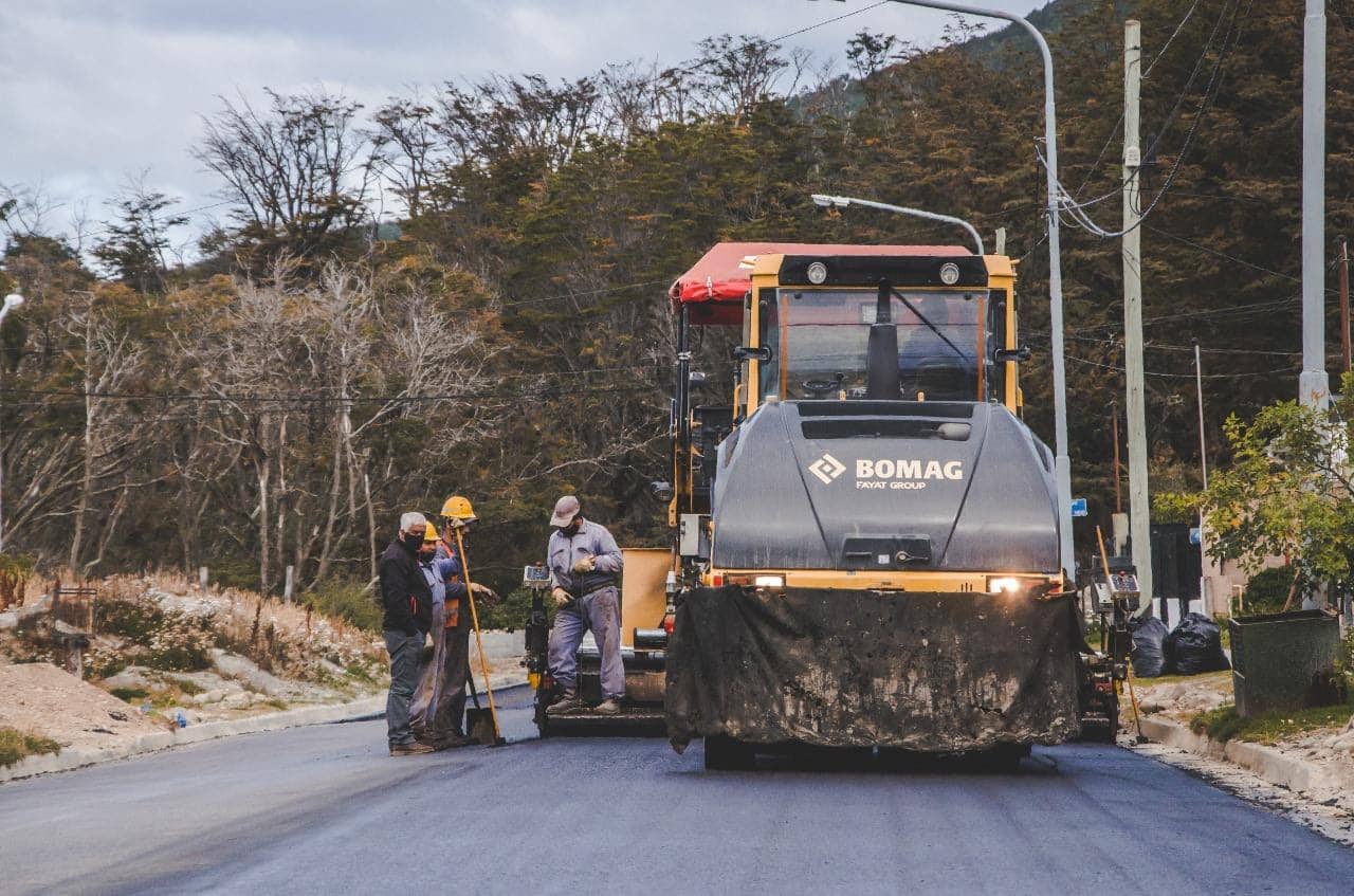 Avanzan en la pavimentación de las calles Bahía Margarita y Río Claro en el Pipo