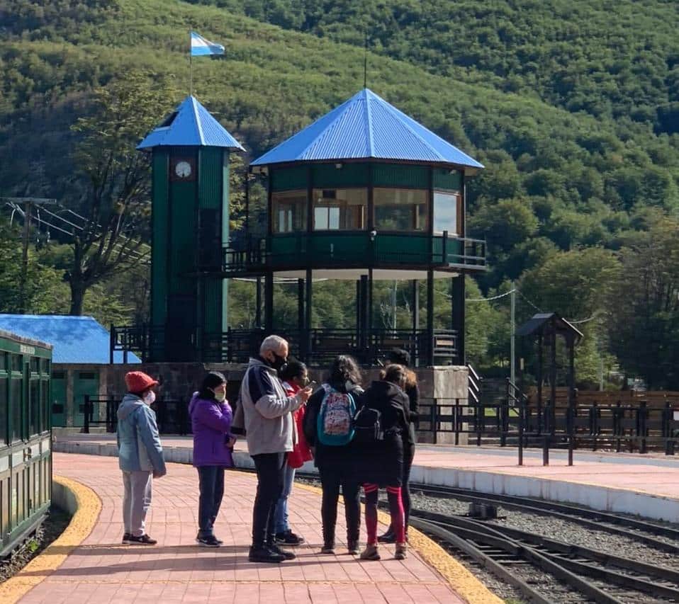 Pacientes del Hospital de Día de Salud Mental “Kariaimken” vivieron la experiencia de viajar en el Tren del Fin del Mundo