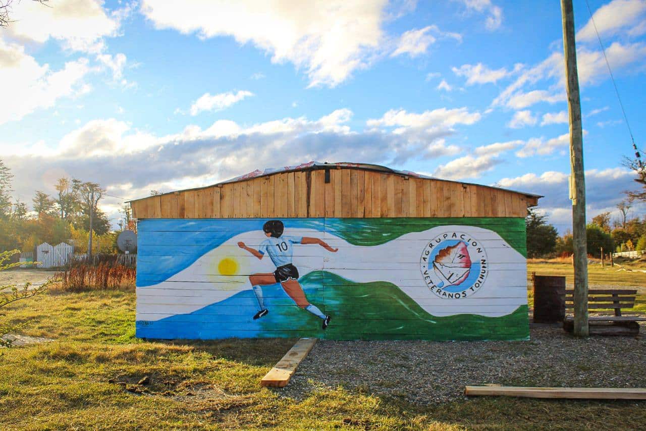 Inauguraron mural en homenaje a Maradona en Tolhuin