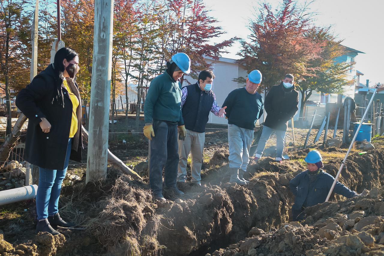 Progresan las obras de agua y cloaca en el barrio “9 de octubre”