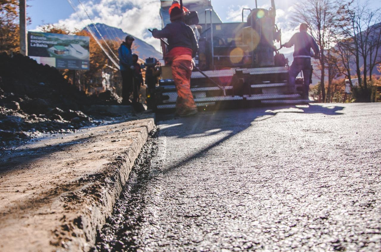 Pavimentaron 220 metros en la calle de ingreso al Barrio de Andorra