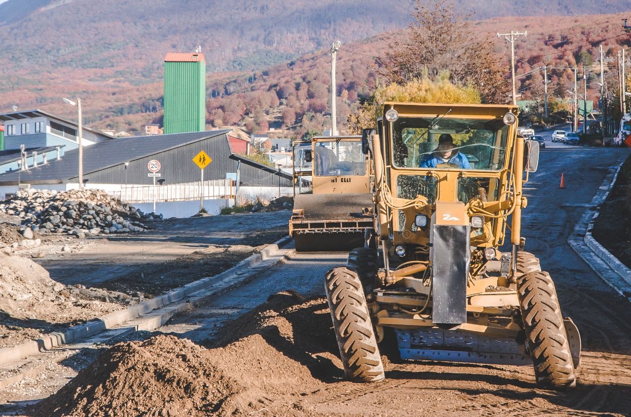 Avanza la construcción del muro de contención en el barrio Ecológico