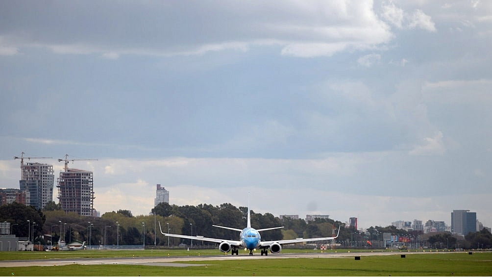 Los vuelos regionales de Aeroparque operarán temporalmente desde Ezeiza