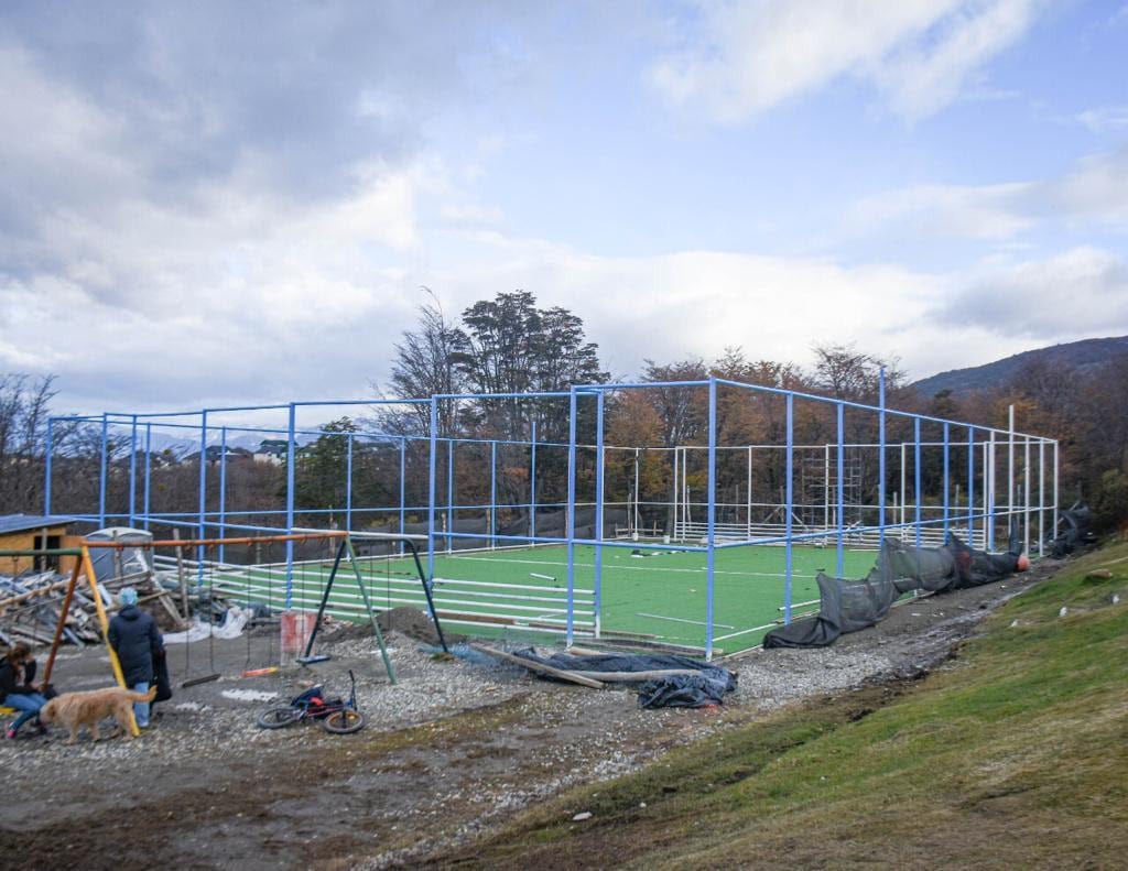 El playón deportivo del CUCAI ya cuenta con cerco perimetral