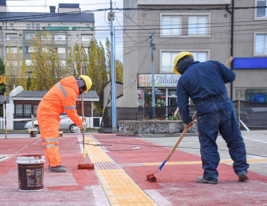 Avanza la remodelación de la Plaza de los Bomberos