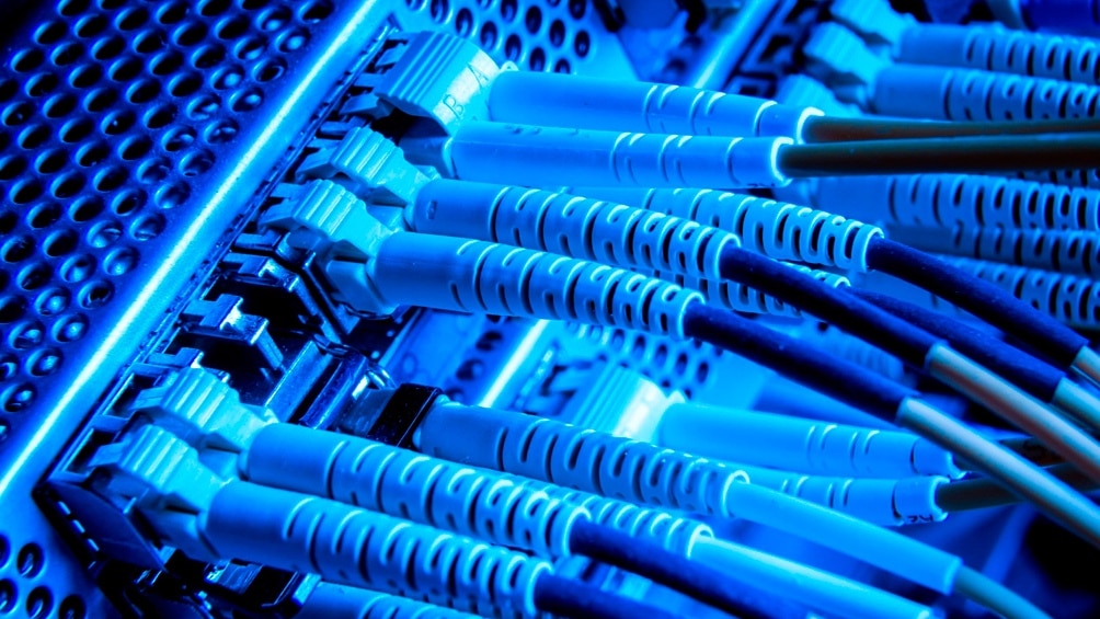 Nación invierte 100 millones de dólares para mejorar la conectividad y la red de fibra óptica