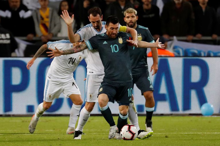 Argentina, con la urgencia de plasmar la idea, juega ante Uruguay que debuta