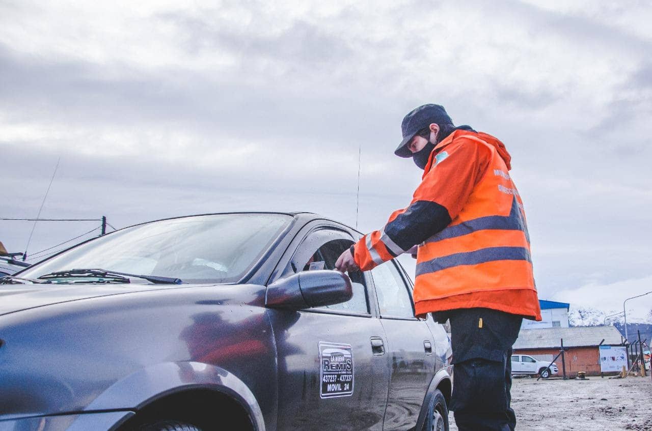 La Municipalidad de Ushuaia avanzó con la fiscalización de remises y taxis