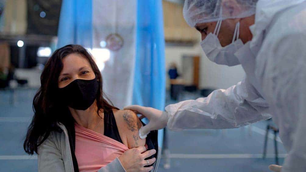 Aseguran que los estudios para combinar vacunas buscan completar las dos dosis contra el coronavirus