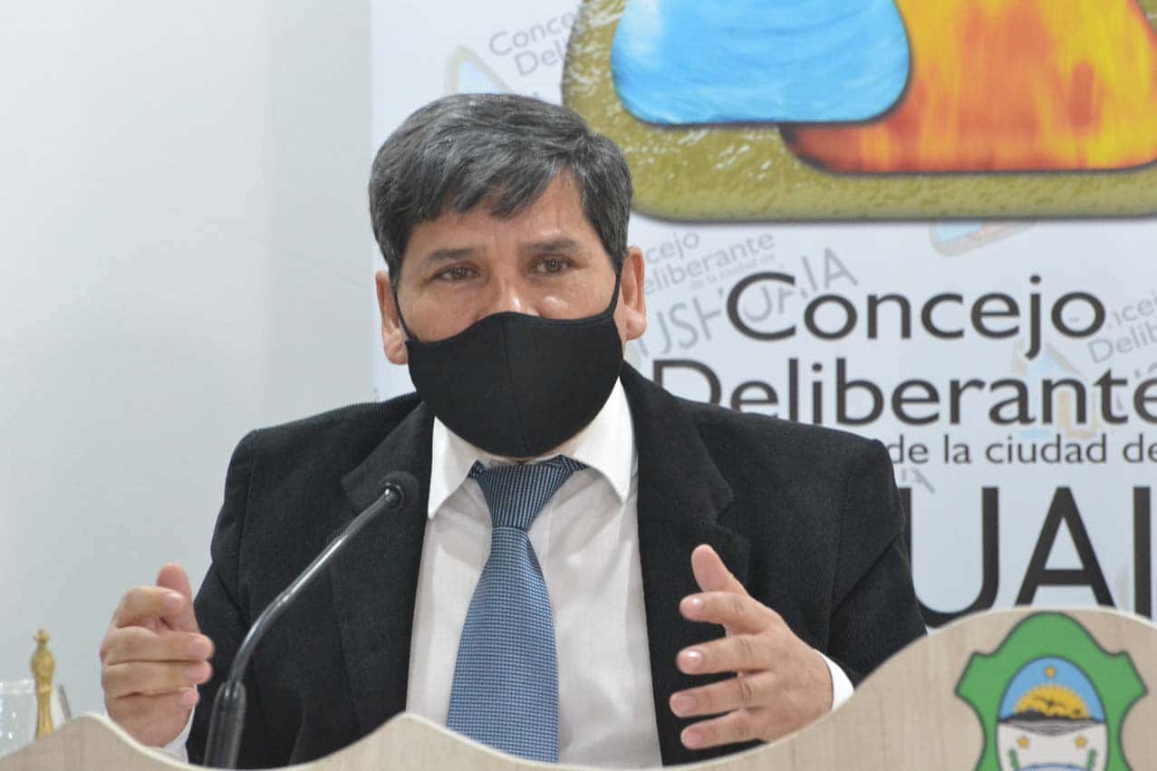 Pino propone el llamado a licitación pública para licencias de taxis