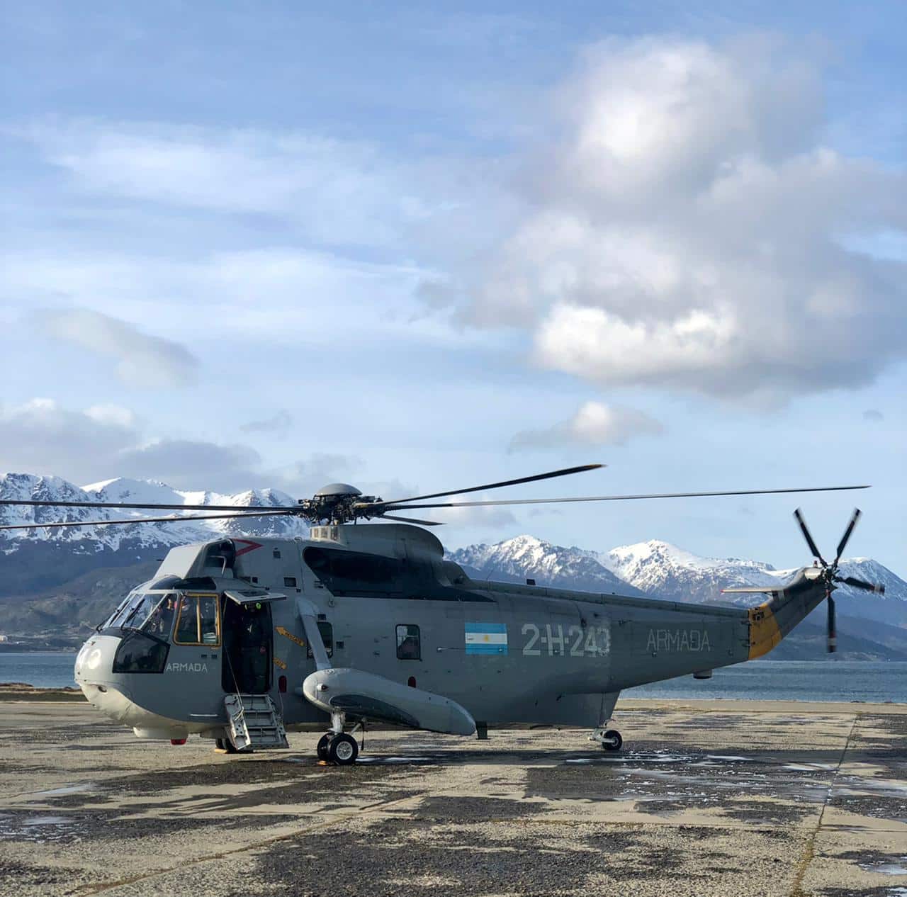 La Segunda Escuadrilla Aeronaval de helicópteros realizará adiestramientos pre-antárticos en Tierra del Fuego