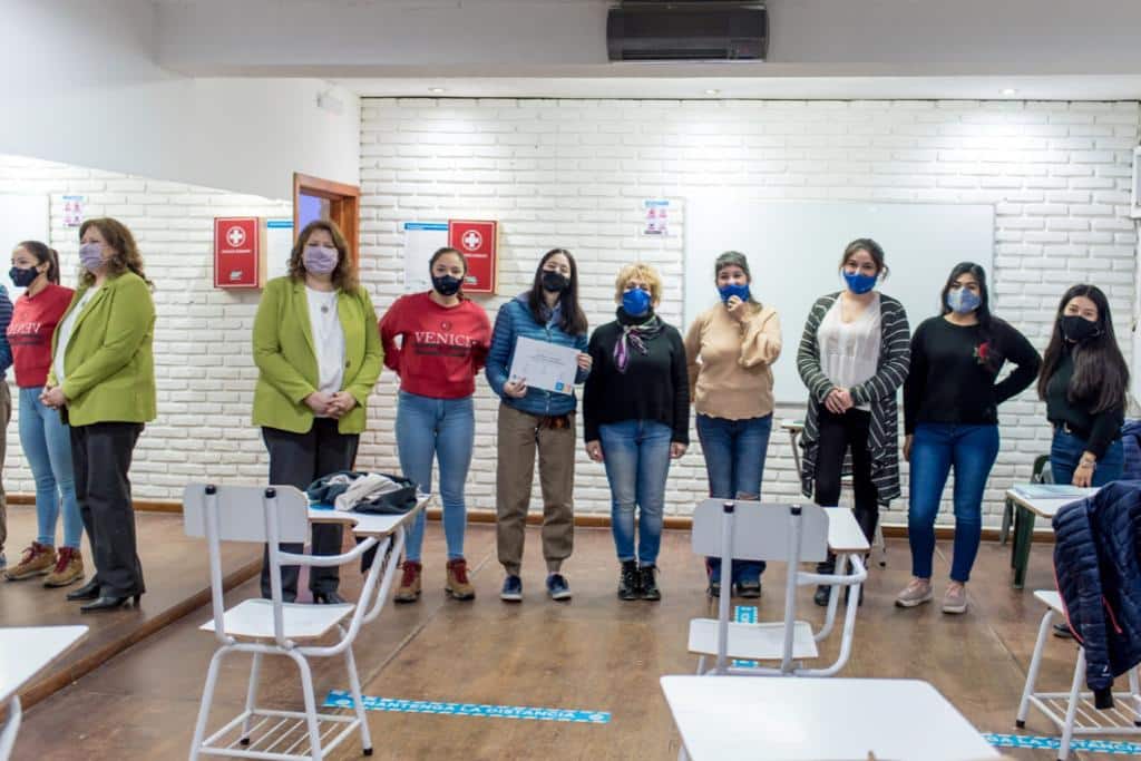 Reconocieron a los estudiantes del taller de lengua de señas