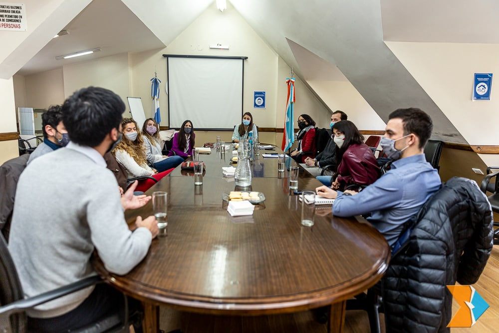 Parlamentarios recibieron a jóvenes fueguinos que participan de la Fundación Universitaria del Río de la Plata