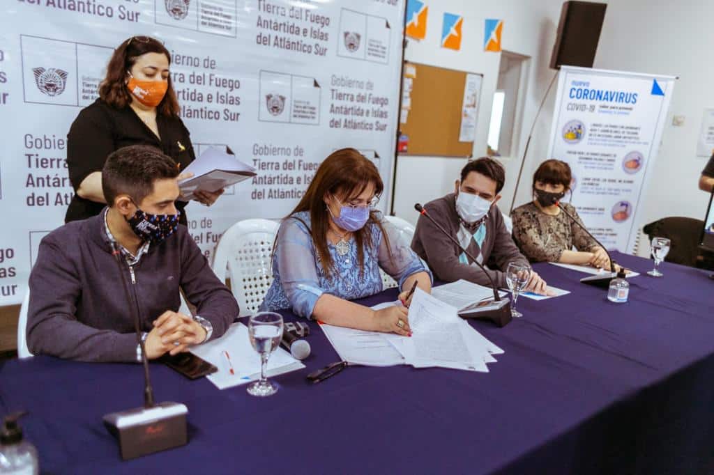 Avanza la conexión domiciliaria de gas natural a más de mil hogares