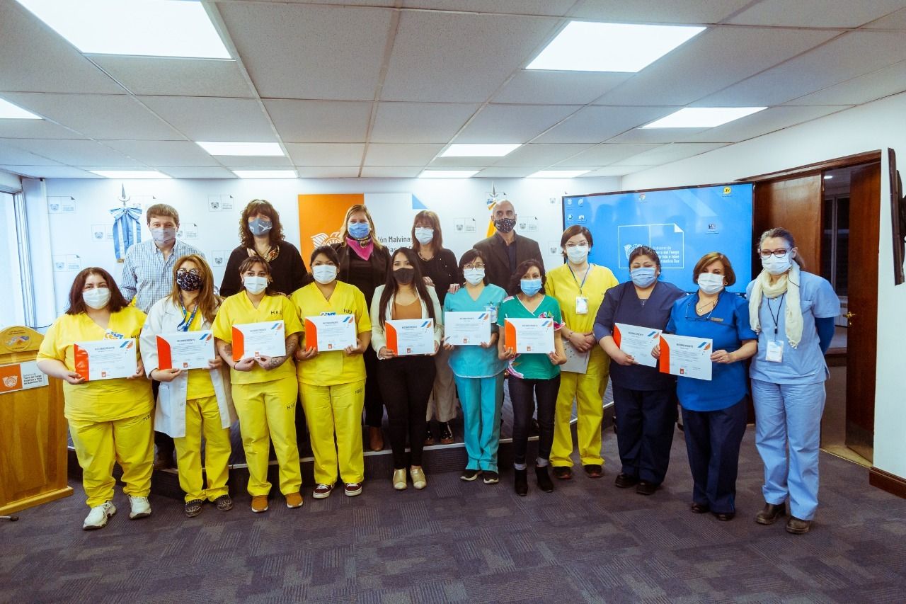 Trabajadores de Salud fueron reconocidos por “su profesionalismo y responsabilidad al vacunar a la población”