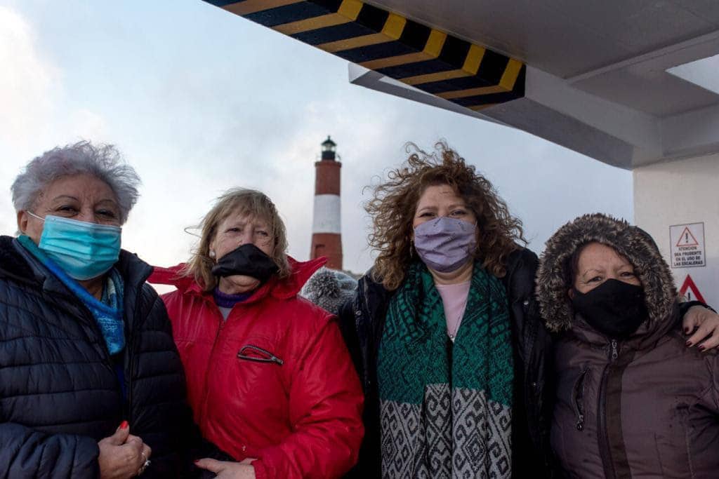 La diputada Yutrovic acompañó a los y las adultos mayores en una recorrida por el Canal Beagle