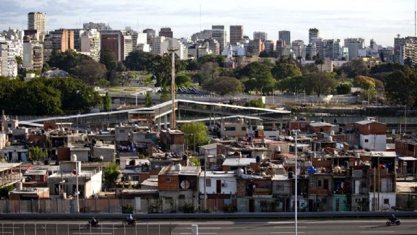 Argentina alcanzó el 40,6% de pobreza en el primer semestre del año