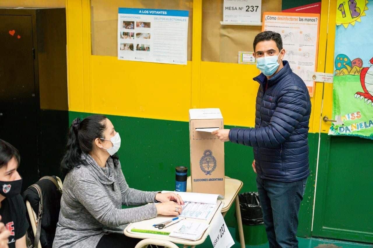 Guillermo Fernández emitió su voto y aseguró una jornada con tranquilidad