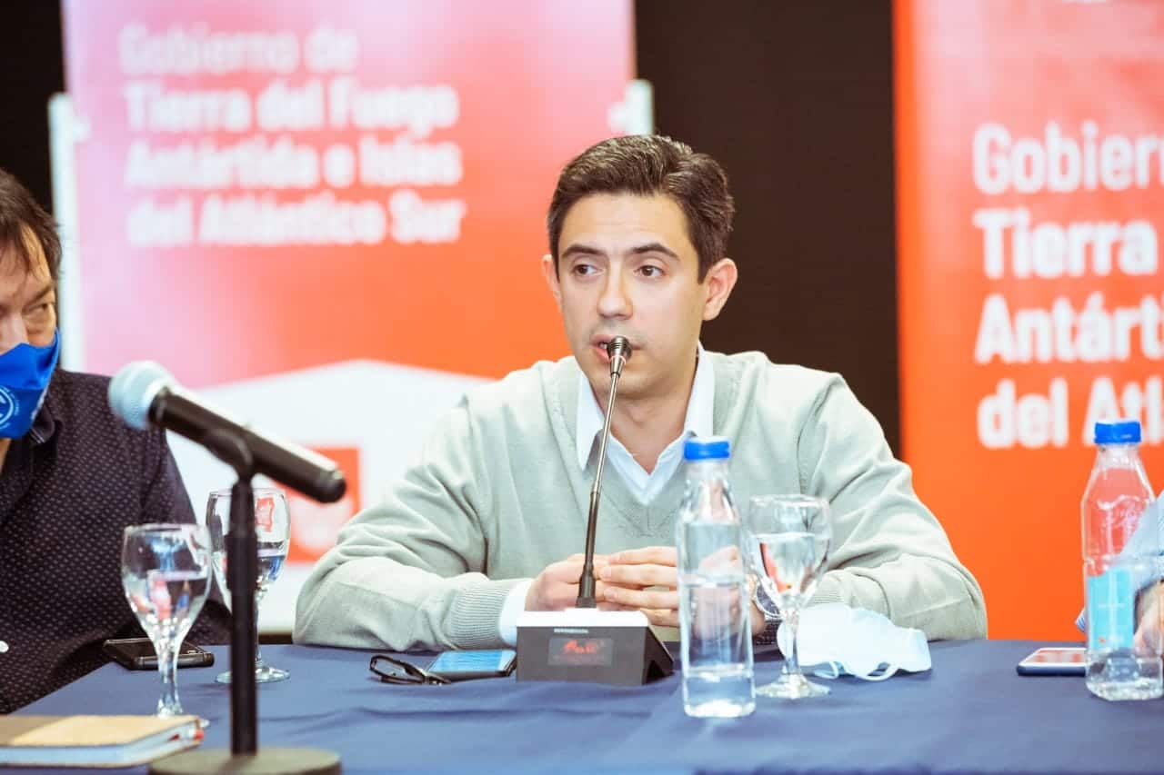 Acuerdos salariales: Fernández valoró “el ámbito de madurez en el que se llevó adelante el diálogo”