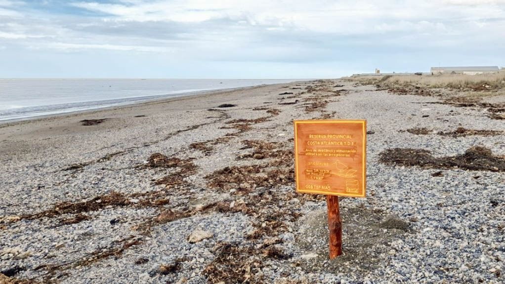 Colocaron cartelería indicativa de sitios sensibles en la Reserva Provincial Costa Atlántica