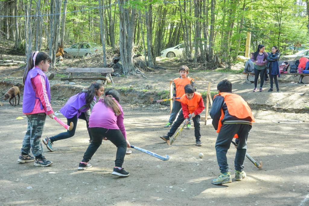 Vecinos participaron de una jornada recreativa en el barrio Dos Banderas