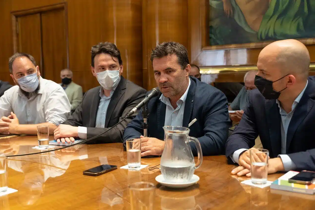 El Secretario de Energía confirmó el aumento del 0% de la luz y el gas
