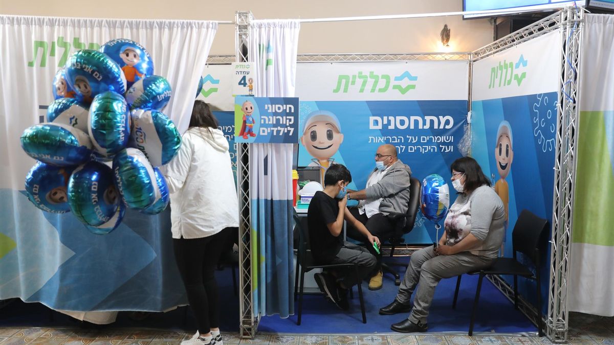 Israel aplica la 4° dosis de la vacuna contra el COVID