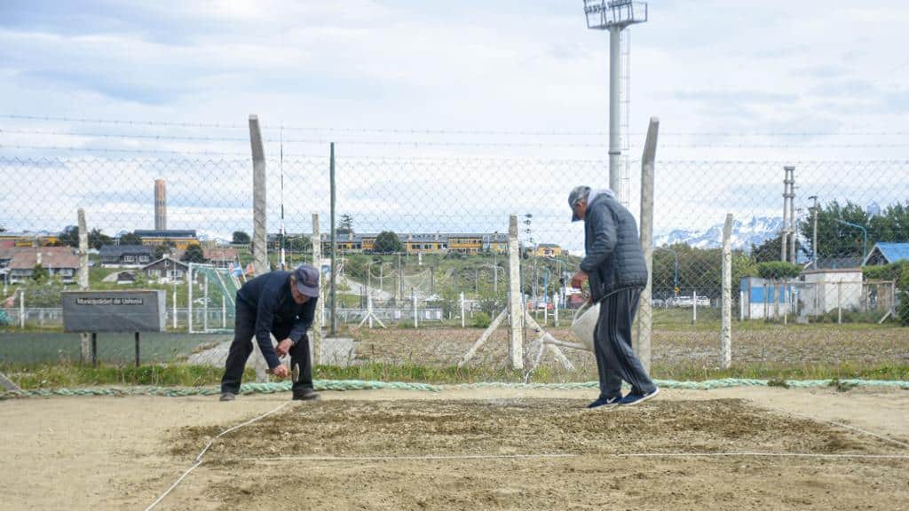 Preparan los espacios deportivos para el verano