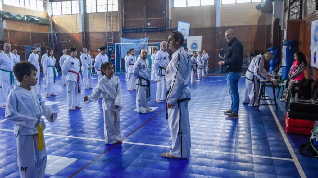 Niños y adultos participaron de una Master Class de Taekwondo