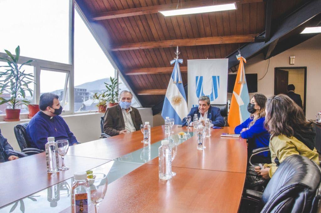 Municipalidad recibió a los representantes de Cáritas