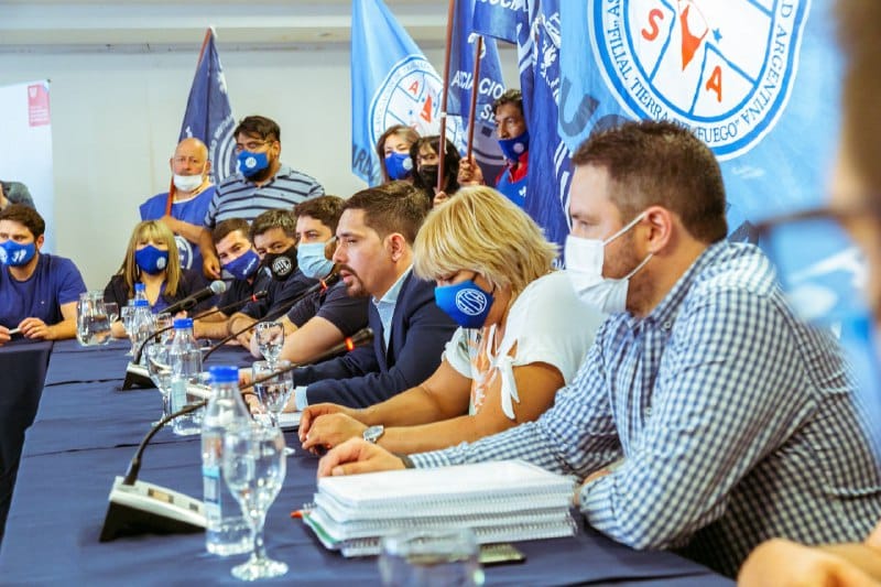 Gobierno y Sindicatos Estatales firmaron un histórico convenio colectivo de trabajo