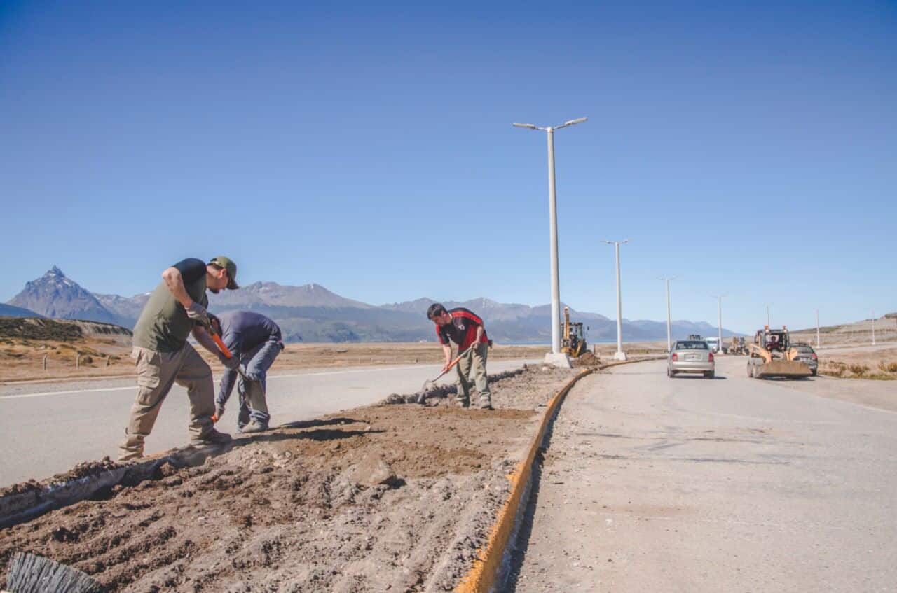 Realizan trabajos en el acceso al aeropuerto