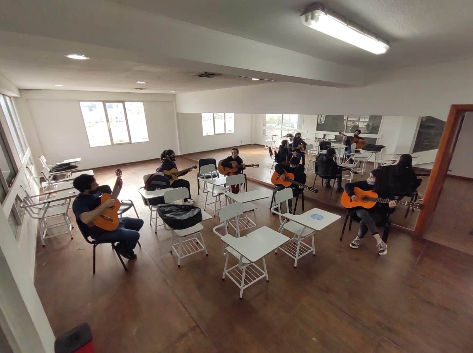 Inició el taller de guitarra municipal