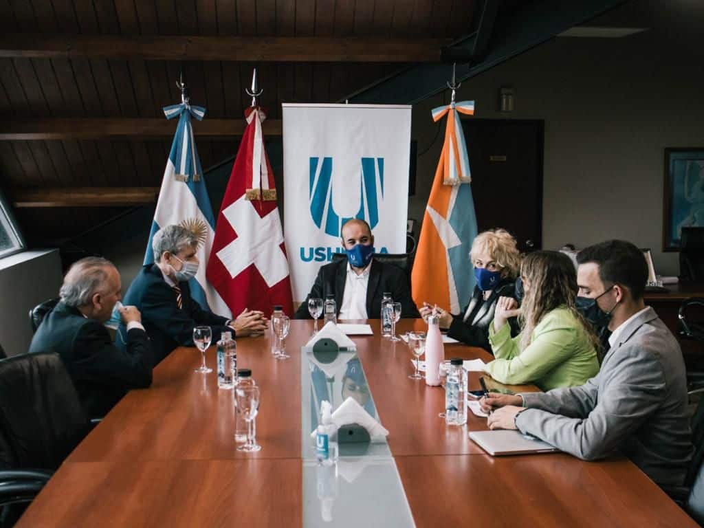 Encuentro entre el embajador de Suiza y funcionarios de Ushuaia